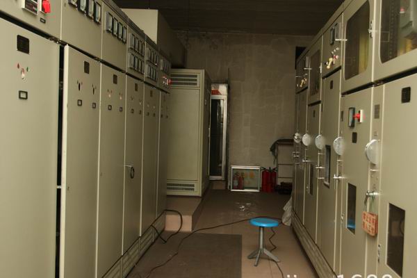 鲁山防尘开关柜 性能稳定低压抽屉式配电柜-电